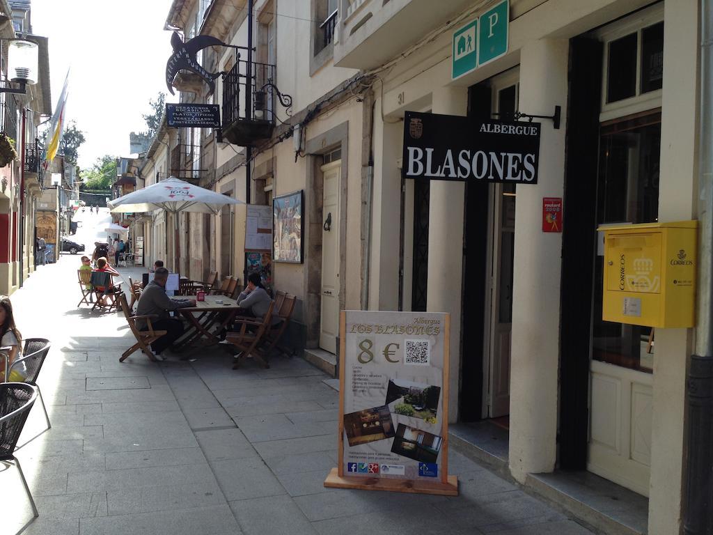 Albergue Los Blasones Sarria Buitenkant foto